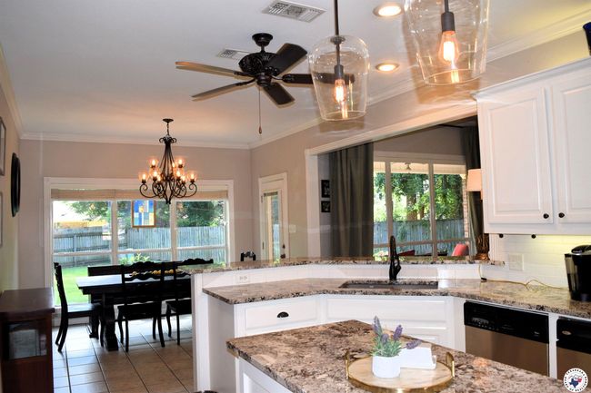 2905 Landon Ln, House other with 4 bedrooms, 2 bathrooms and null parking in Texarkana TX | Image 4