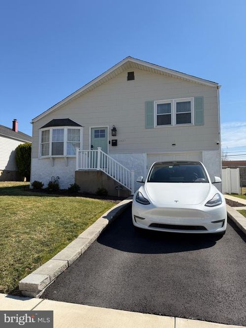 1427 Saint Charles Pl, ABINGTON, PA, 19001-2326 | Card Image