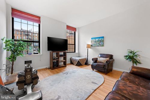 apt-h2-1011 Hunter St, BALTIMORE, MD, 21202-0806 | Card Image