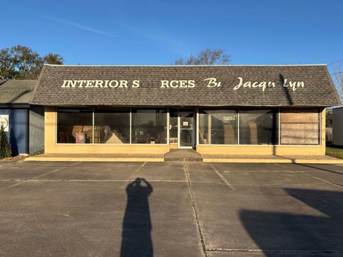 818 Nederland Ave, Nederland, TX, 77627-2448 | Card Image