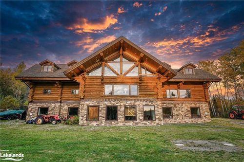 240 Kanichee Mine Rd, Temagami, ON, P0H2H0 | Card Image