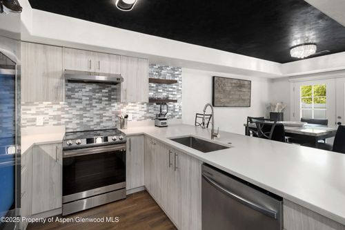 503 Easy St, Glenwood Springs, CO, 81601-4335 | Card Image