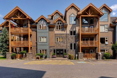 303 - 175 Crossbow Pl, Condo with 2 bedrooms, 2 bathrooms and 1 parking in Canmore AB | Image 2