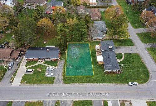 5 Manitou Cres E, Amherstview, ON, K7N1B1 | Card Image