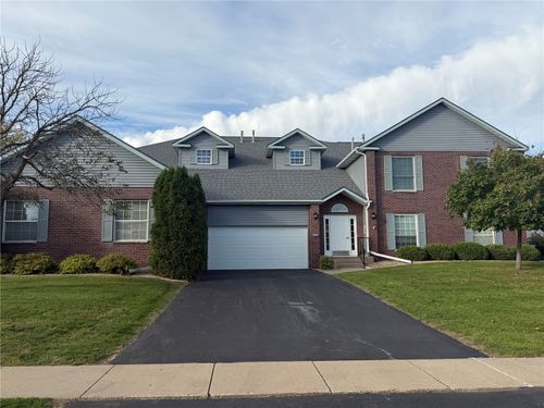 b-2920 Towne House Dr Ne, Cedar Rapids, IA, 52402-7083 | Card Image