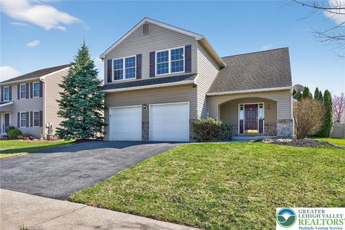 1952 Beaujolais Pl, Easton, PA, 18045-5494 | Card Image