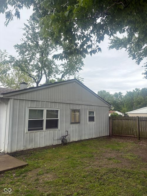 9920 Kramer Ct, Indianapolis, IN, 46235-1647 | Card Image