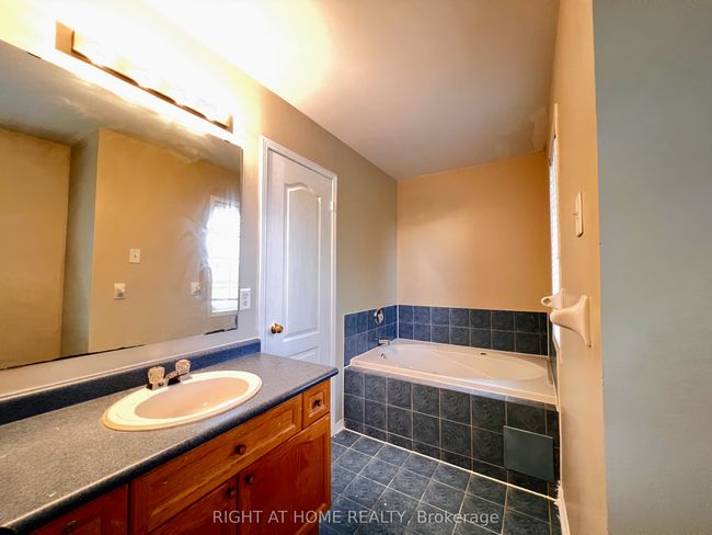 156 Fairhill Ave, House attached with 4 bedrooms, 3 bathrooms and 2 parking in Brampton ON | Image 19