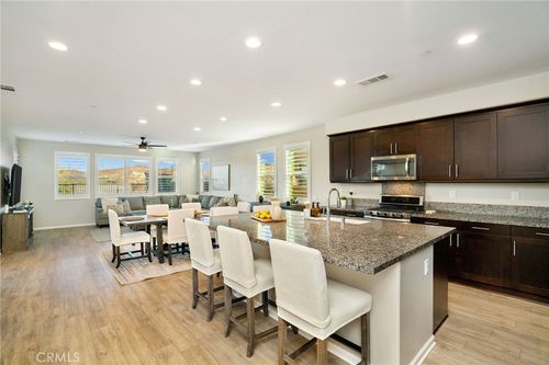 25140 Golden Maple Dr, Canyon Country, CA, 91387-1460 | Card Image