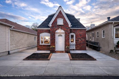 118 Winham Ave, Staten Island, NY, 10306-4953 | Card Image