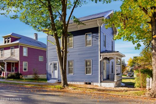 606 Market St, Mifflinburg, PA, 17844-1253 | Card Image