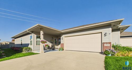 1705 S Foss Ave Avenue, Sioux Falls, SD, 57110 | Card Image