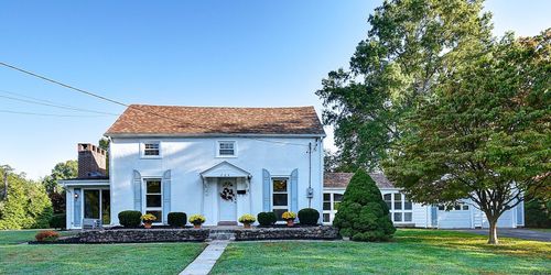 204 Trout Brook Dr, West Hartford, CT, 06110-1236 | Card Image