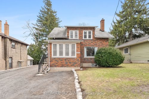 394 A Queen St, Port Perry, ON, L9L1J9 | Card Image
