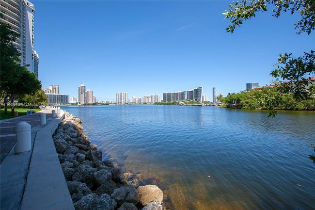 APT-104 - 6000 Island Blvd, Condo with 2 bedrooms, 2 bathrooms and null parking in Aventura FL | Image 6