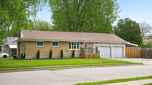 75 Albert St, Cambridge, ON, N1R3N3 | Card Image