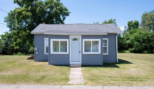 1210 Town St, Kendallville, IN, 46755-2205 | Card Image