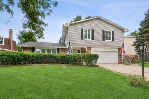 17W467 Portsmouth Dr, Darien, IL, 60561-5240 | Card Image