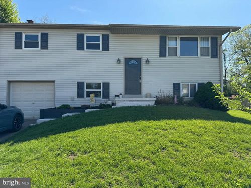 270 Canary Cir, York, PA, 17404-5713 | Card Image