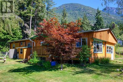 600 Ryan's Rd, House other with 2 bedrooms, 1 bathrooms and 5 parking in Sayward BC | Image 2