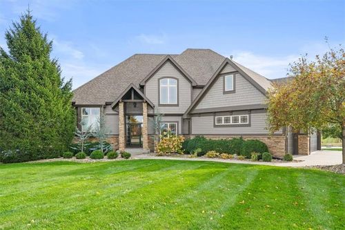 8085 Nw Elizabeth Ann Ct, Parkville, MO, 64152-4803 | Card Image