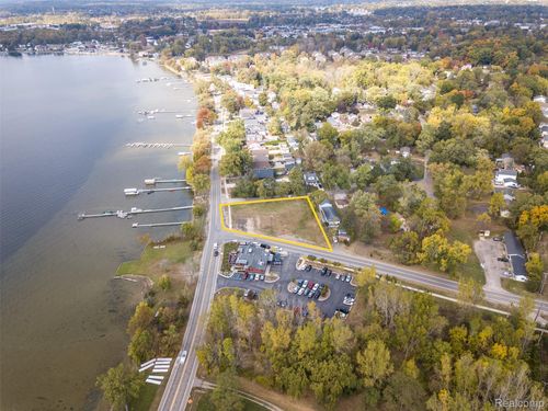 1035 E Walled Lake Dr, Walled Lake, MI, 48390 | Card Image