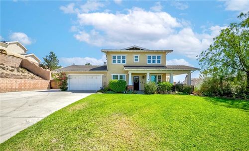 835 Baghdady St, Corona, CA, 92879 | Card Image