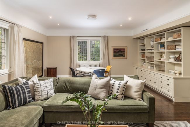 77 Chestnut Park Rd, House other with 6 bedrooms, 5 bathrooms and 2 parking in Toronto ON | Image 14