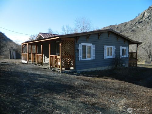 2127 Sinlahekin Rd, Loomis, WA, 98827-9727 | Card Image