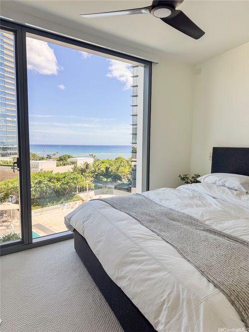 1006-1000 Auahi St, Honolulu, HI, 96814-3353 | Card Image