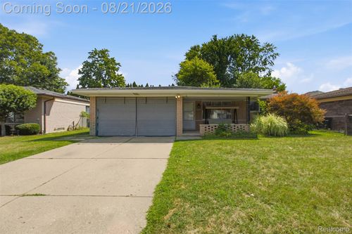 37596 Adrian Dr, Sterling Heights, MI, 48310-4007 | Card Image