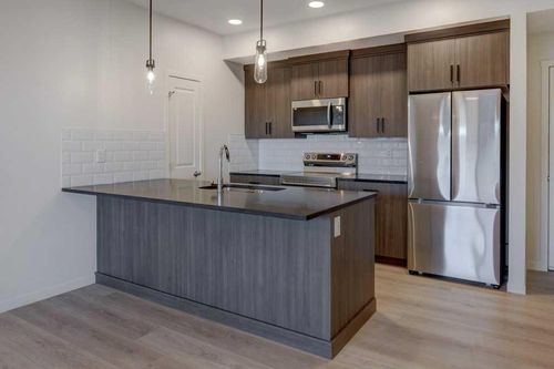 211-245 Edith Pl Nw, Calgary, AB, T3R2C7 | Card Image