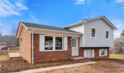 115 Robert Dr, State Road, NC, 28676-9241 | Card Image