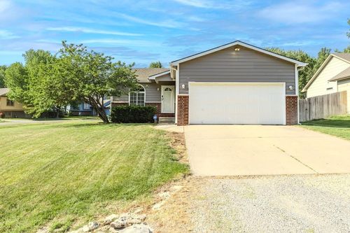 418 W Woodland Dr, Derby, KS, 67037-2553 | Card Image