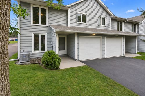 1585 Millpond Ct, Chaska, MN, 55318-1313 | Card Image