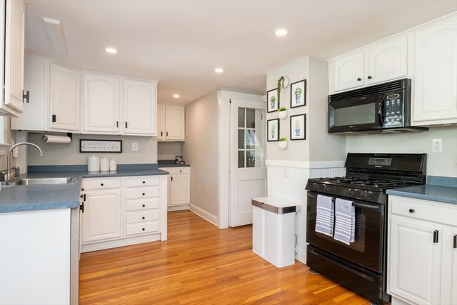 16 Dane St, House other with 3 bedrooms, 2 bathrooms and 3 parking in Peabody MA | Image 5