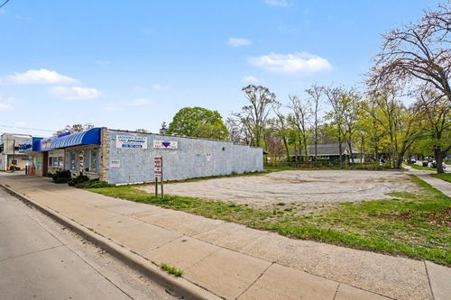 1090 S Getty St, Muskegon, MI, 49442-4067 | Card Image