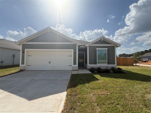 15885 Berry Hill Dr, Conroe, TX, 77303-2084 | Card Image