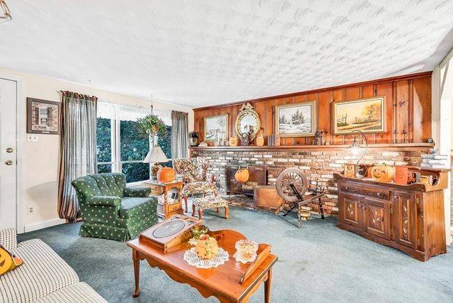 51 Pine St, House other with 3 bedrooms, 1 bathrooms and 5 parking in Sudbury MA | Image 7