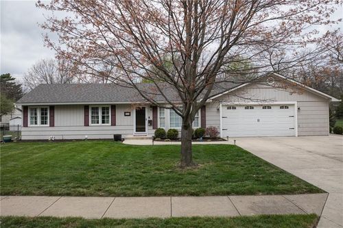 6036 Goodman St, Mission, KS, 66202-2914 | Card Image