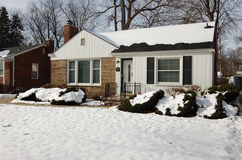 2610 Detroit St, Dearborn, MI, 48124-4152 | Card Image