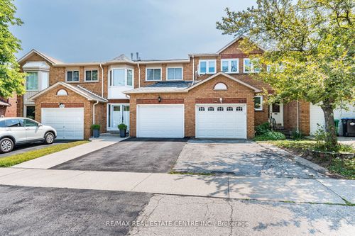 656 Constellation Dr, Mississauga, ON, L5R3H6 | Card Image
