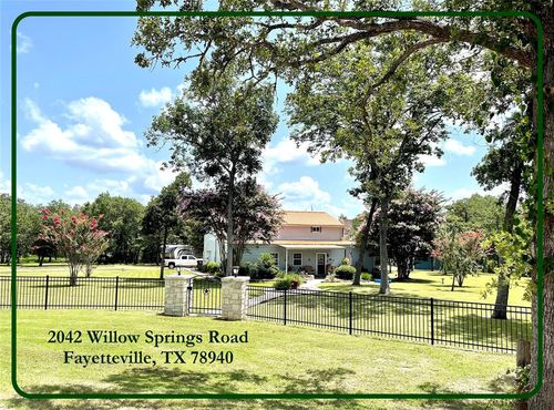 2042 Willow Springs Rd, Fayetteville, TX, 78940-5744 | Card Image