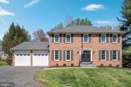 9910 Chase Hill Ct, VIENNA, VA, 22182-1426 | Card Image