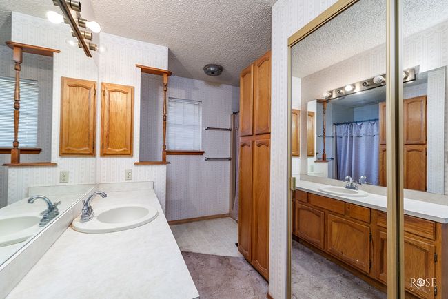 209 N Florida Ave, House other with 3 bedrooms, 3 bathrooms and 2 parking in Big Lake TX | Image 16
