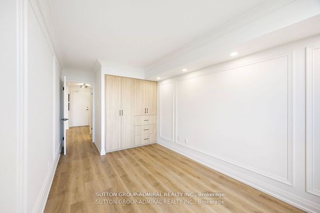 602 - 11 Townsgate Dr, Condo with 2 bedrooms, 2 bathrooms and null parking in Vaughan ON | Image 28