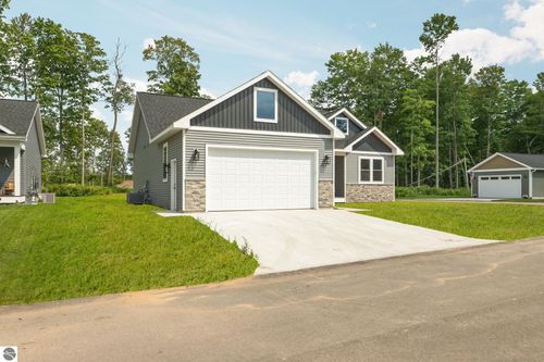 2207 Cottonwood Ave, Grawn, MI, 49637-8512 | Card Image