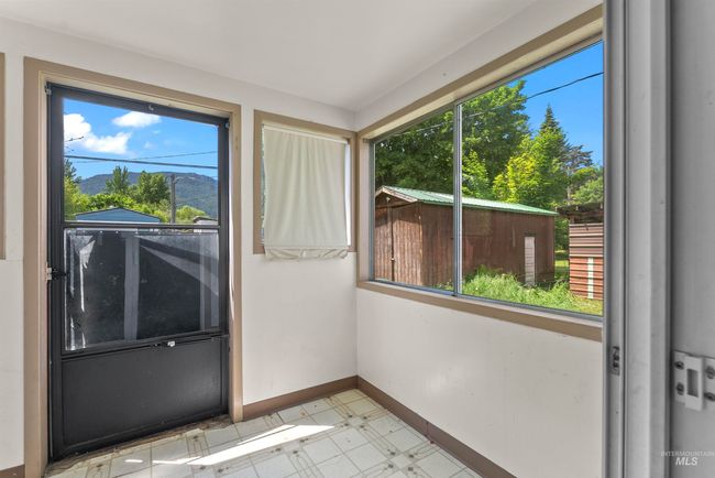 206 E 2 Nd Ave, House other with 2 bedrooms, 2 bathrooms and 1 parking in Clark Fork ID | Image 41