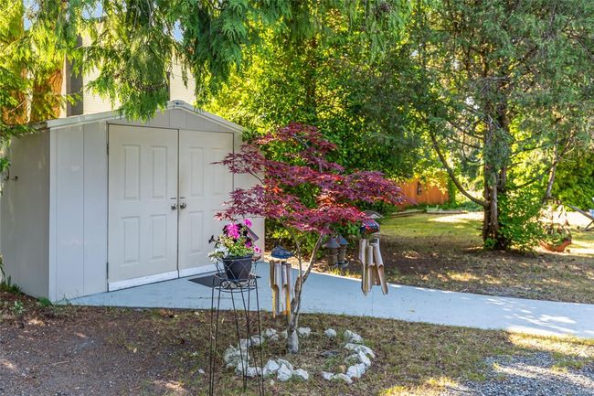 1226 Centre Rd, House other with 4 bedrooms, 2 bathrooms and 5 parking in Qualicum Beach BC | Image 13
