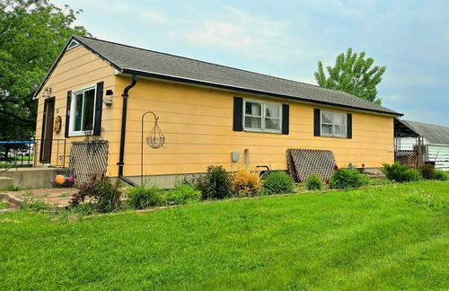 15 2nd St Se, Fairfax, MN, 55332-2500 | Card Image